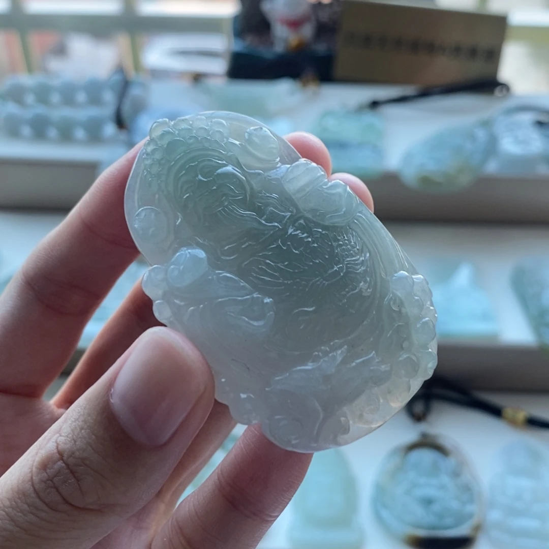 【闪购商品】颈饰未镶嵌翡翠酷**笑天然缅甸A货翡翠，基地质检发货