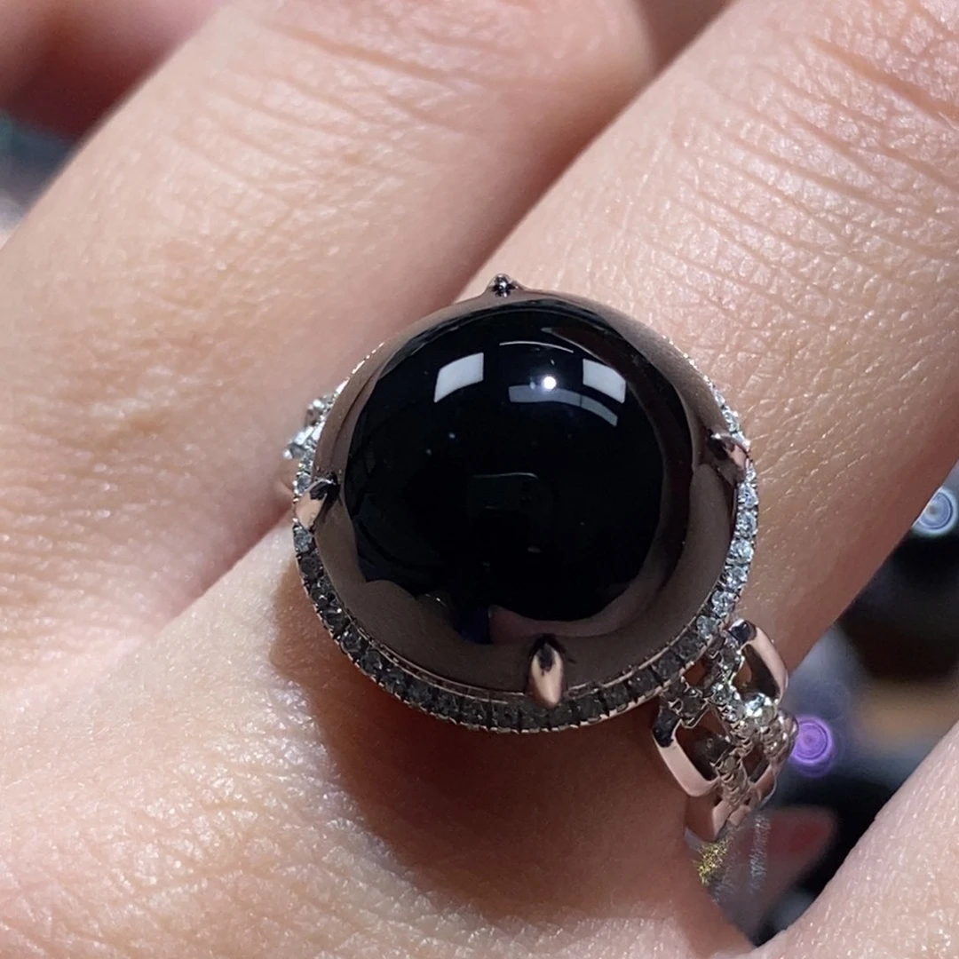 18K金镶嵌戒指翡翠