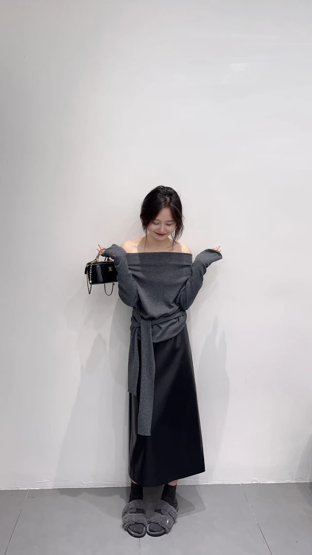 2025秋季新款不规则斜肩绑带收腰显瘦长袖针织上衣女百搭半身裙