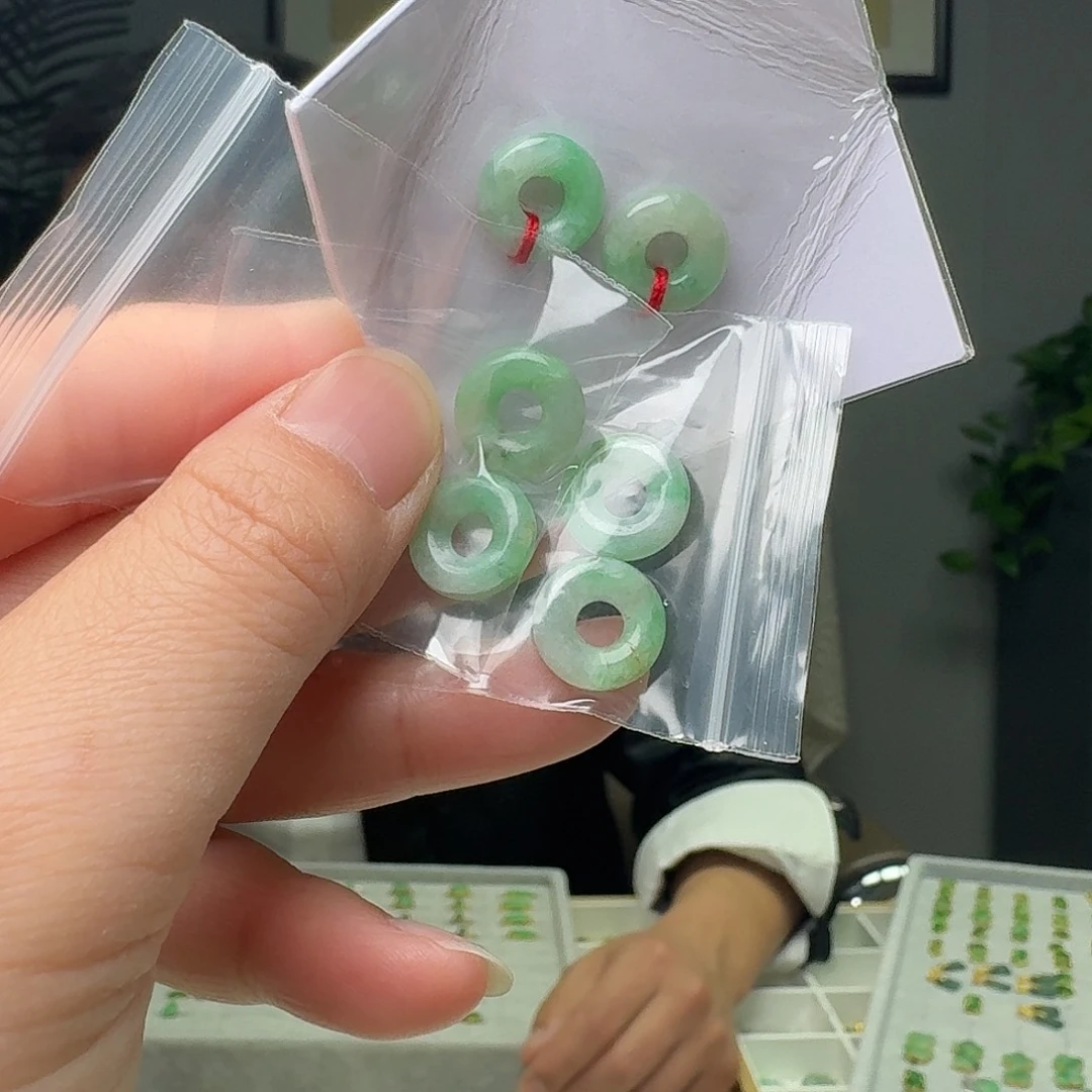 翡翠裸石多样性发货其一微瑕