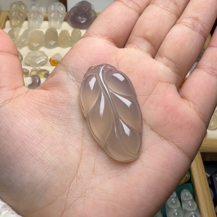 玛瑙/玉髓颈饰未镶嵌l****l