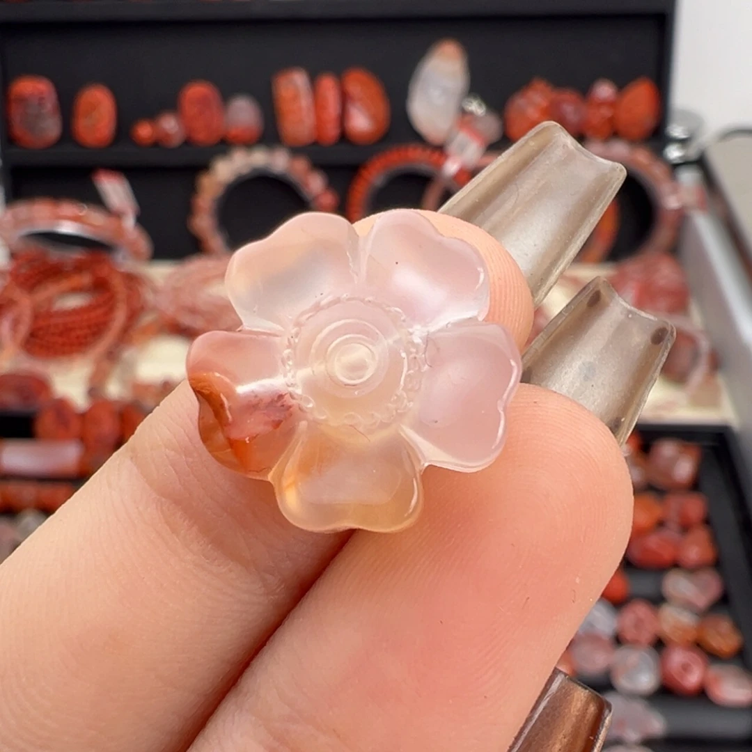 南红玛瑙未镶嵌颈饰雏菊