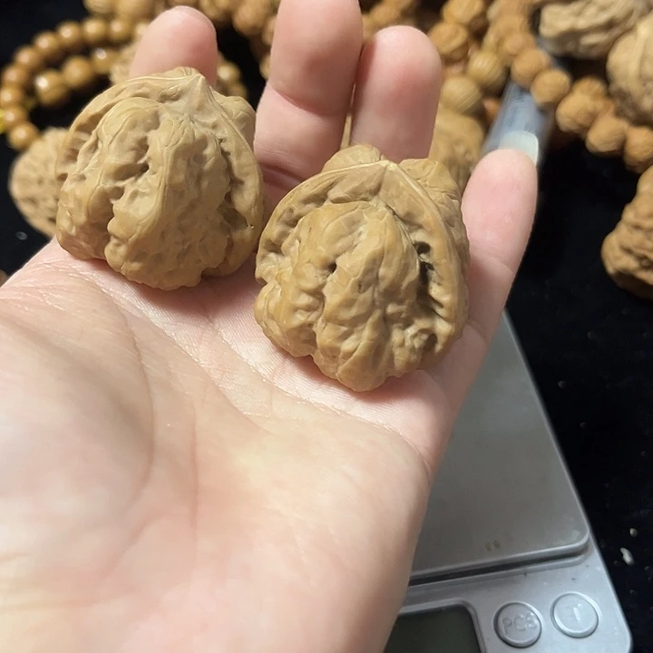 文玩核桃把件39左右瑕疵蛤蟆头，编号015