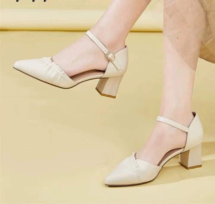 一字带包头凉鞋女款新款夏季女鞋高跟鞋女配裙子粗跟单鞋05-09g