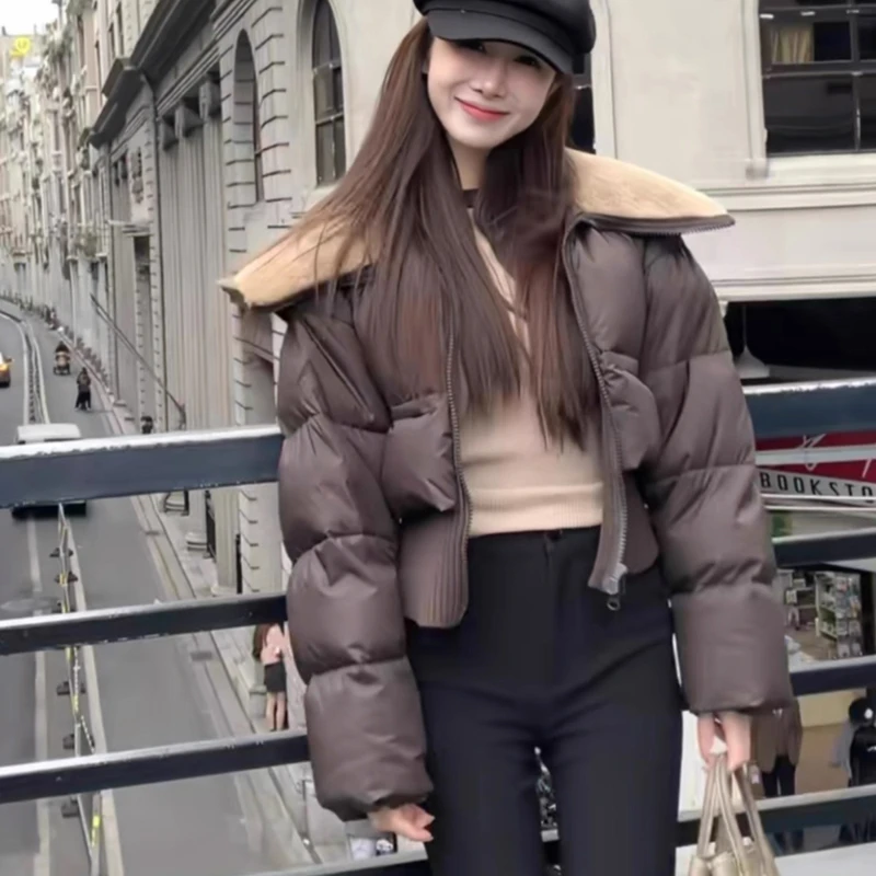 羊羔毛大翻领羽绒服2025年新款冬季高腰加厚保暖外套 8652