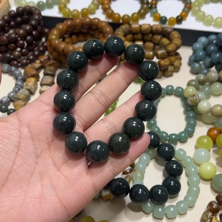 宏***禄蛇纹石玉未镶嵌手链卡16