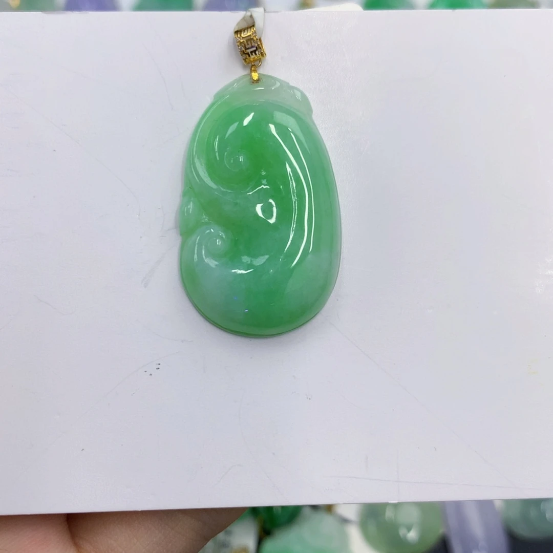 颈饰18K金镶嵌翡翠翡翠