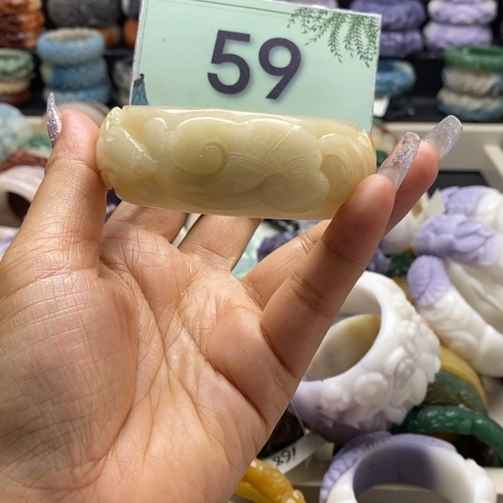 未镶嵌手镯石英岩玉