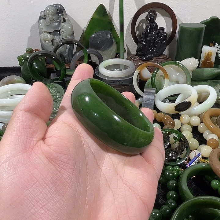 封***良和田玉(碧玉)未镶嵌手链