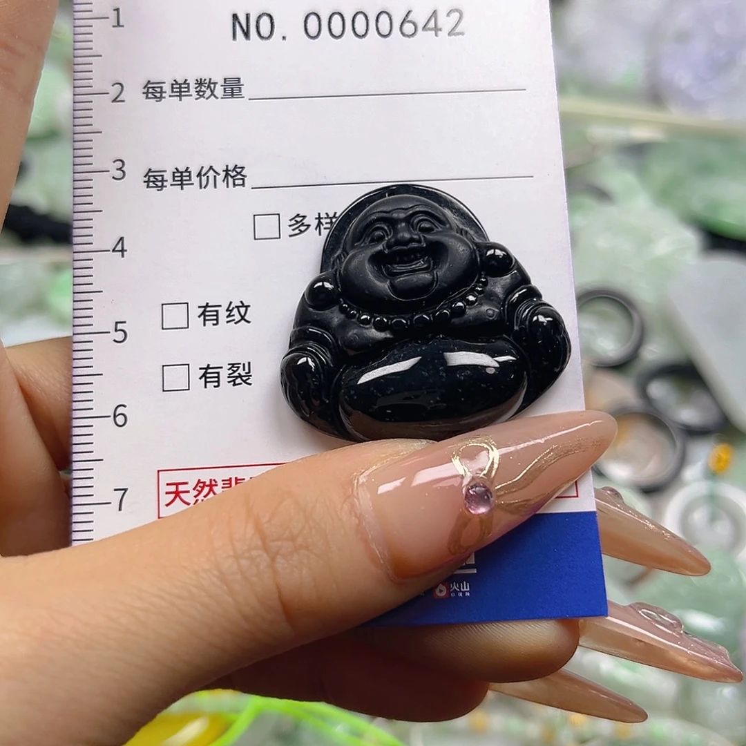 翡翠未镶嵌颈饰hhh