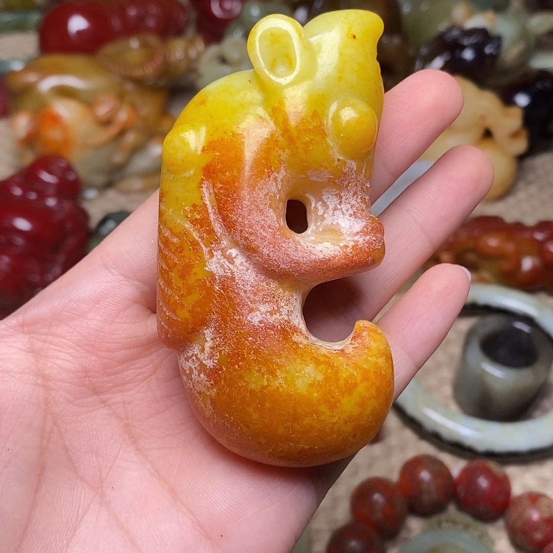 蛇纹石玉未镶嵌颈饰