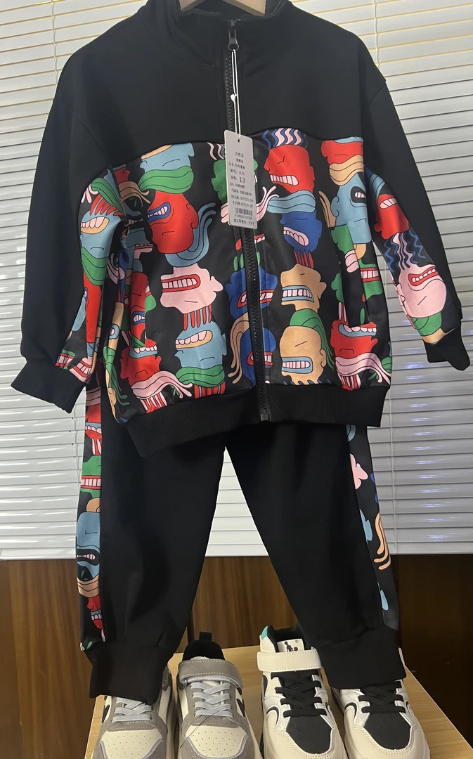 时尚春秋男拉链黑色儿童上衣春季运动套装童装休闲风