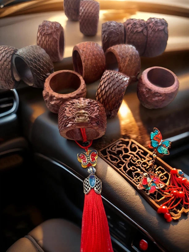 中式国潮木雕九龙扳指男女款文玩手把件（巴里黄檀红酸枝可做吊坠）