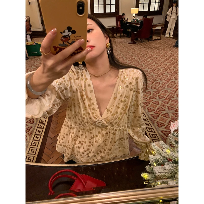 落落狷介 长袖V领珠片设计感小众衬衫2025年新款上衣小个子泡泡袖