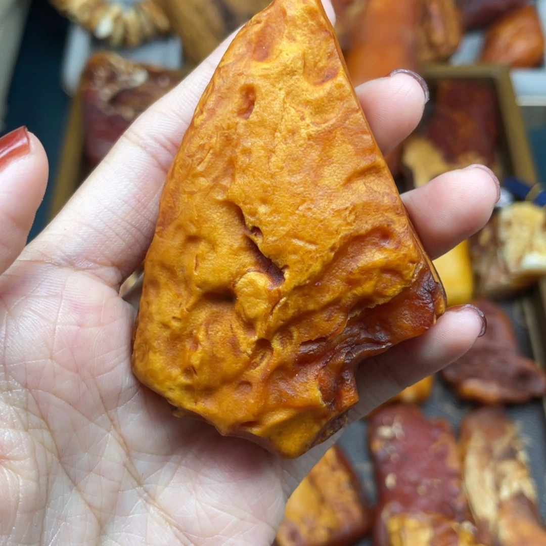 琥珀未镶嵌珠宝奇石