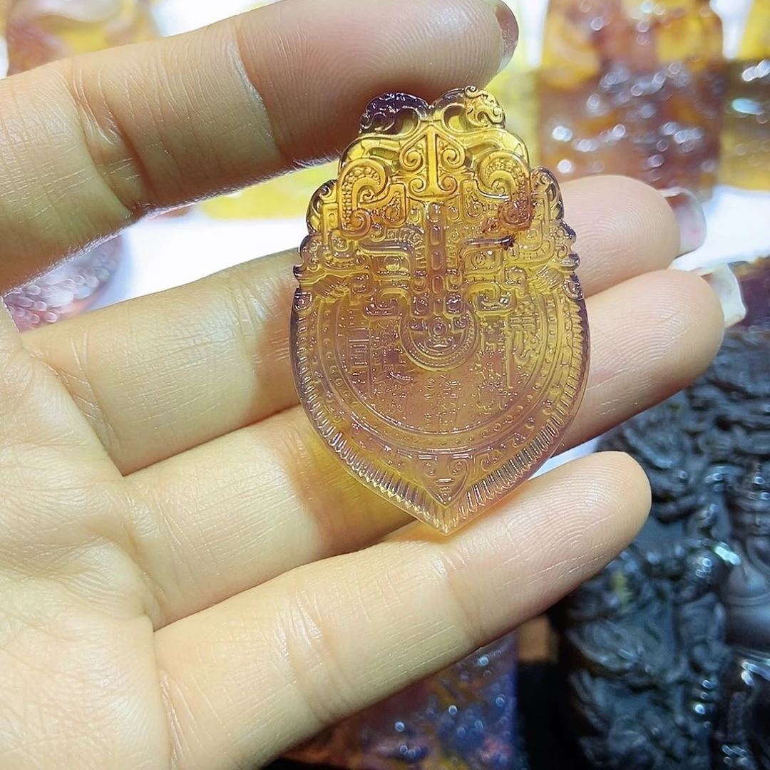 琥珀颈饰未镶嵌九宫八卦