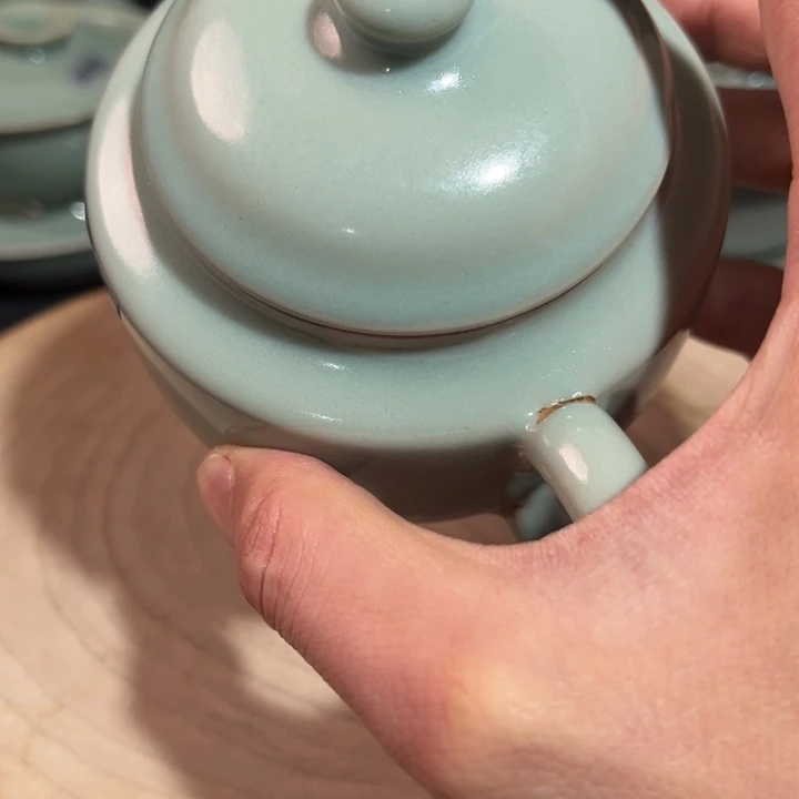 汝瓷0941把裂了介意勿拍