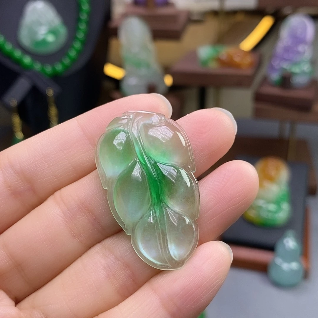 吊坠(赠链)未镶嵌翡翠