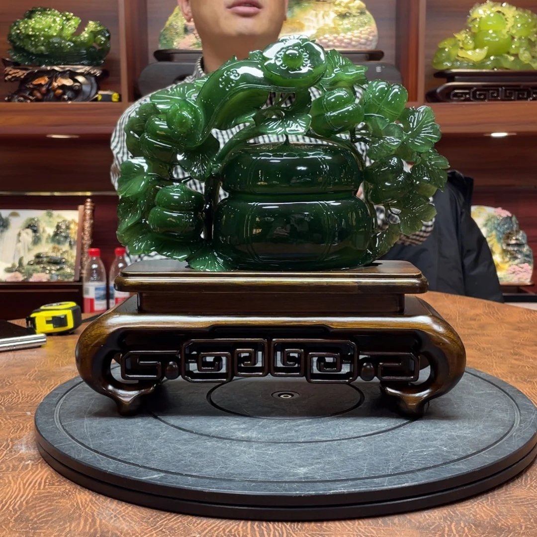 潘***哥玉手工雕刻岫玉摆件