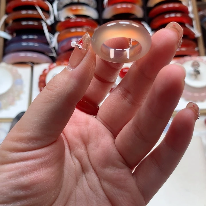 玛瑙/玉髓手镯未镶嵌-****?