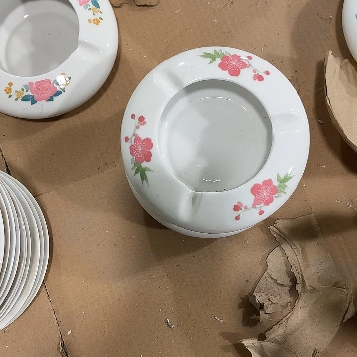 陶烟灰缸，烟灰缸，烟灰缸二等级