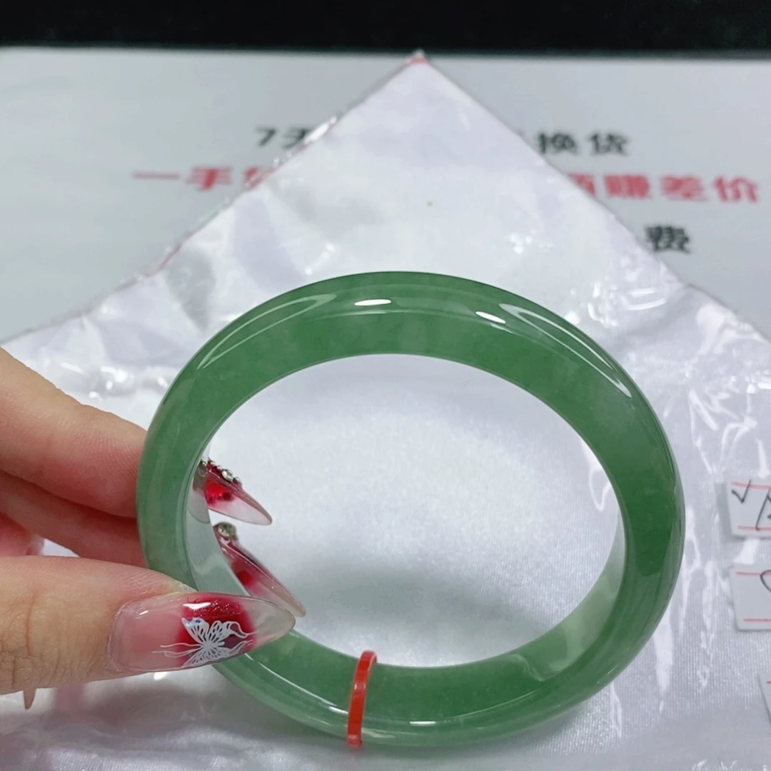 翡翠手镯未镶嵌方*姐56 56 56