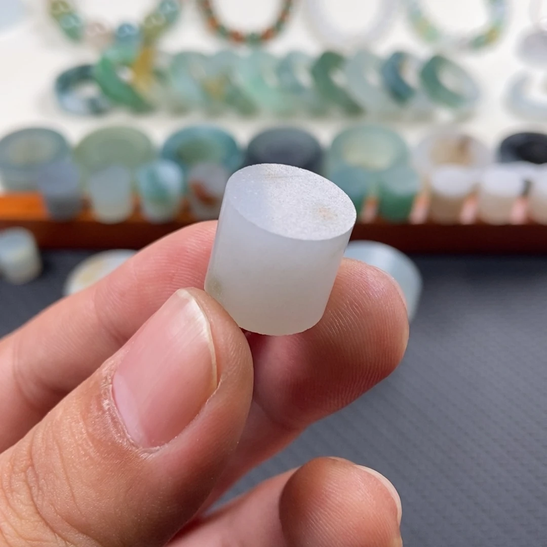 未镶嵌定制翡翠13+×14+