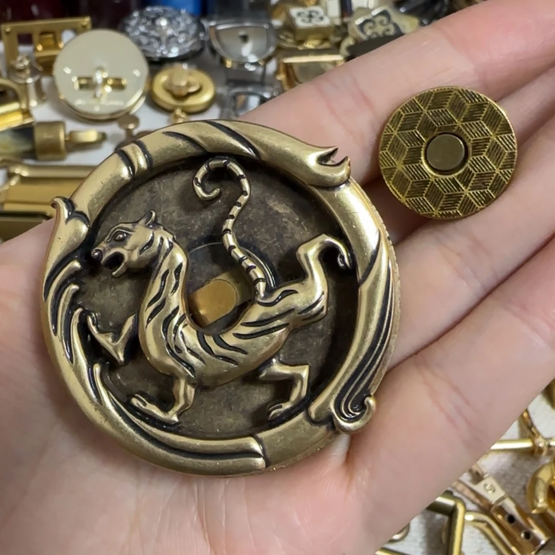 磁吸包锁15元2个.