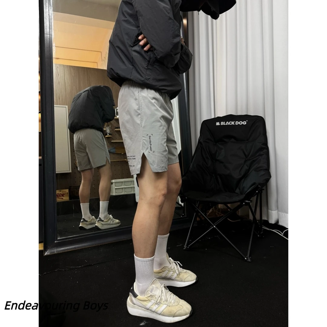 周末早起 美式夏季速干凉感字母印花运动四分裤开叉剪裁百搭短裤