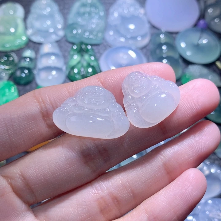翡翠颈饰未镶嵌一对佛