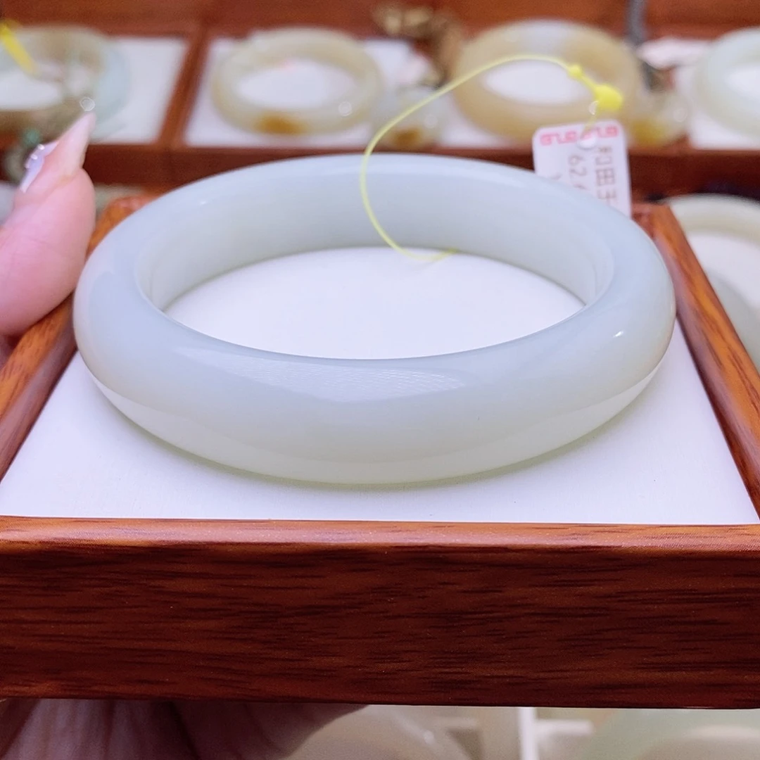 和田玉手镯未镶嵌62.6