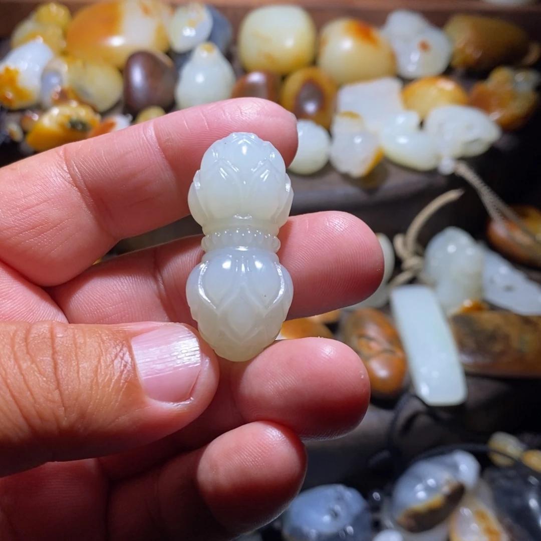 @***好和田玉未镶嵌颈饰