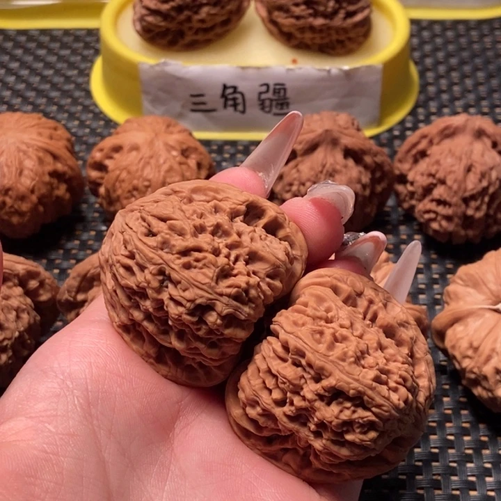 吊坠文玩核桃43全品三角疆