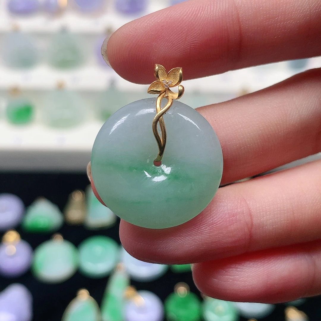 颈饰18K金镶嵌翡翠翡翠吊坠