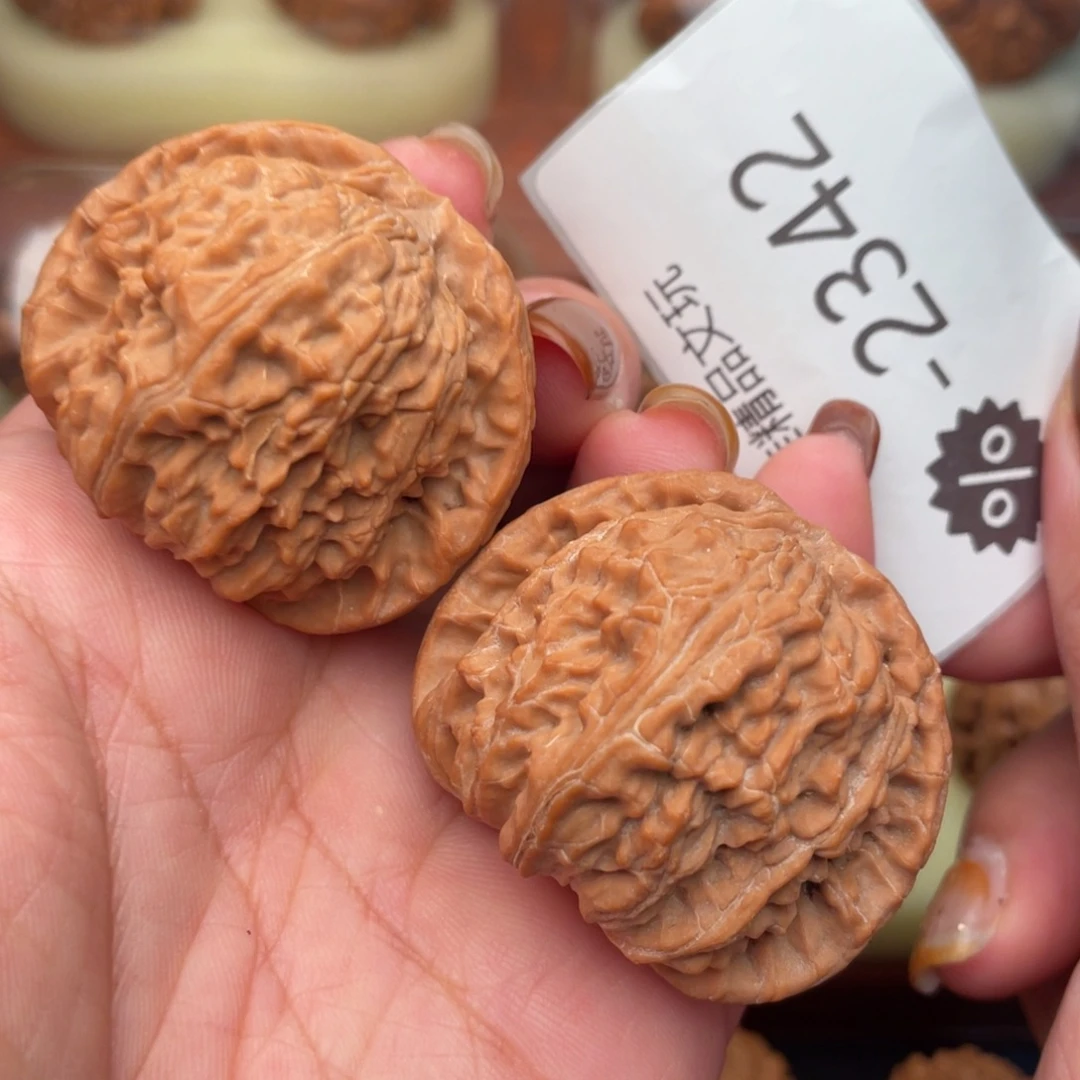 文玩核桃把件42头货白狮子