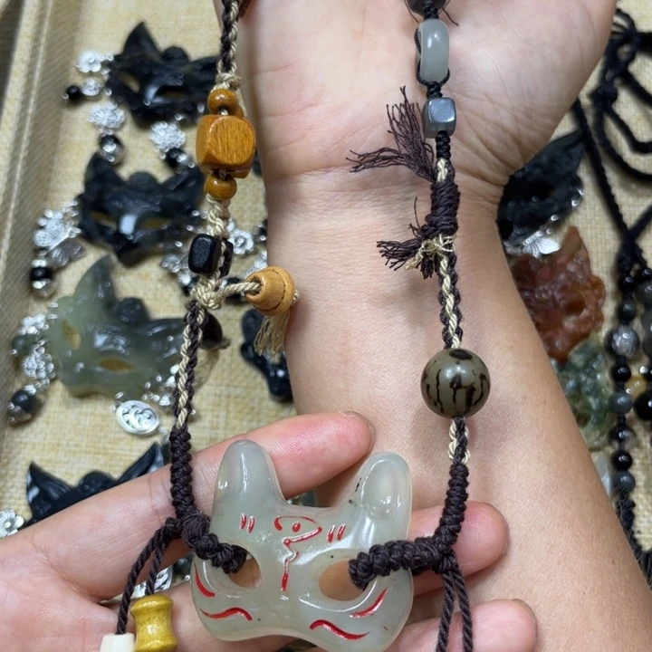 合金蛇纹石玉颈饰