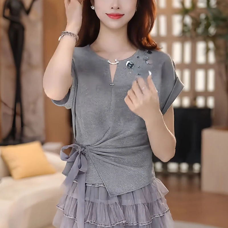V领灰色短袖t恤女士2025修身显瘦时尚减龄收腰系带设计感休闲上衣
