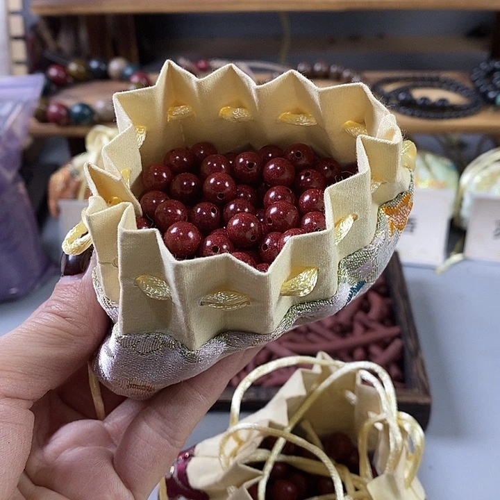 泥塑花*瑕疵红麝0.8香包