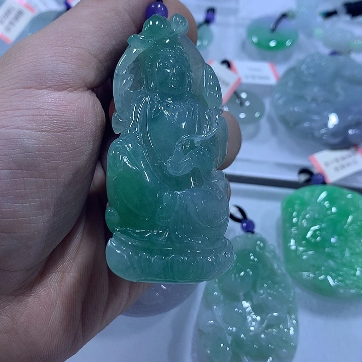 翡翠未镶嵌颈饰天然翡翠A货吊坠