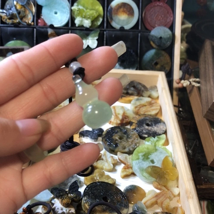 岫玉未镶嵌岫玉挂件