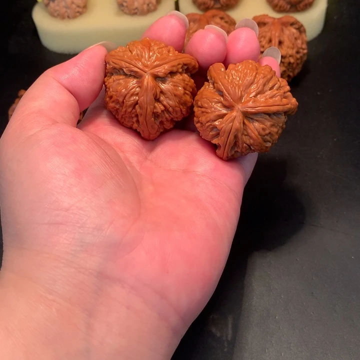 文玩核桃把件哥**鸭