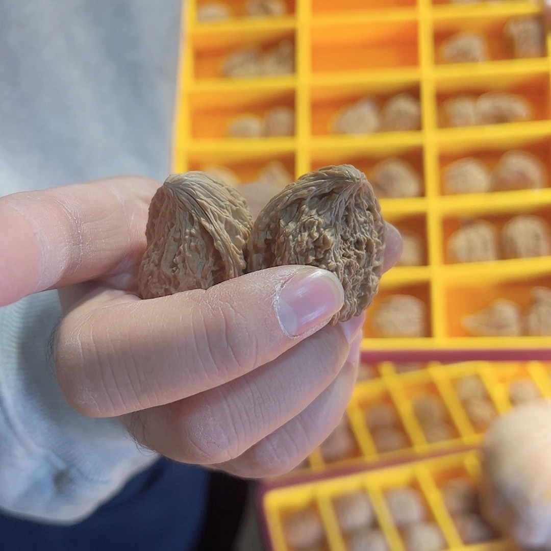 文玩核桃吊坠塔尖蛇头33左右尺寸