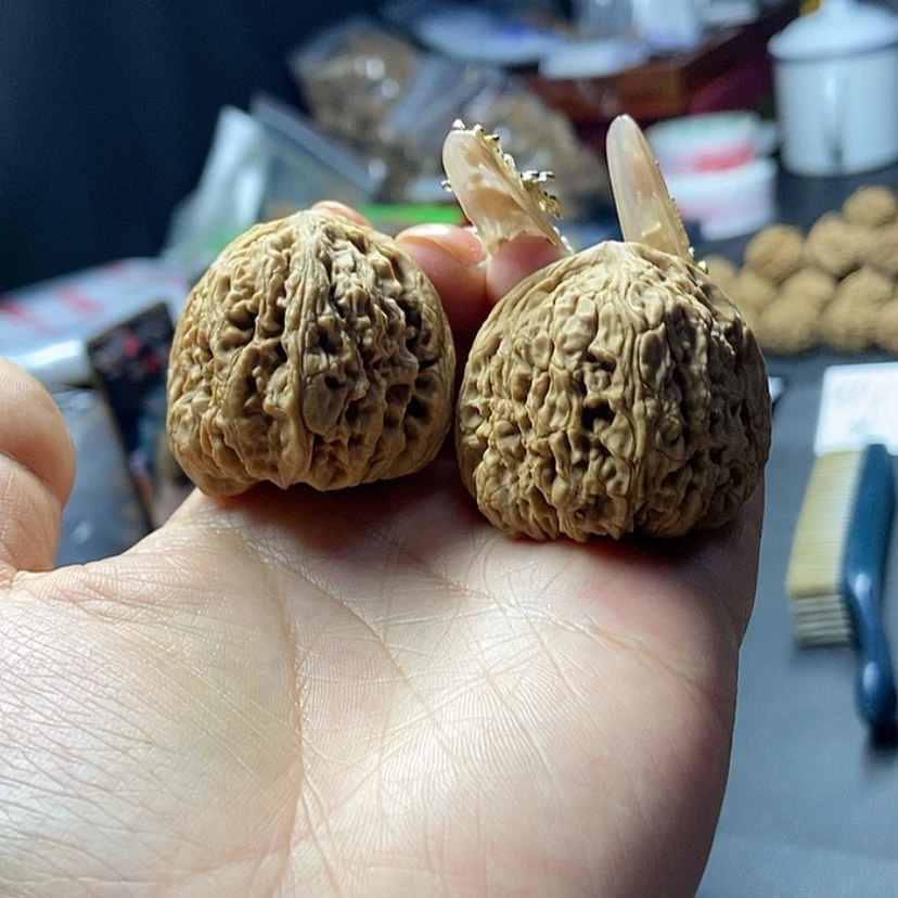 【闪购商品】文玩核桃吊坠风****y南疆的酒吧