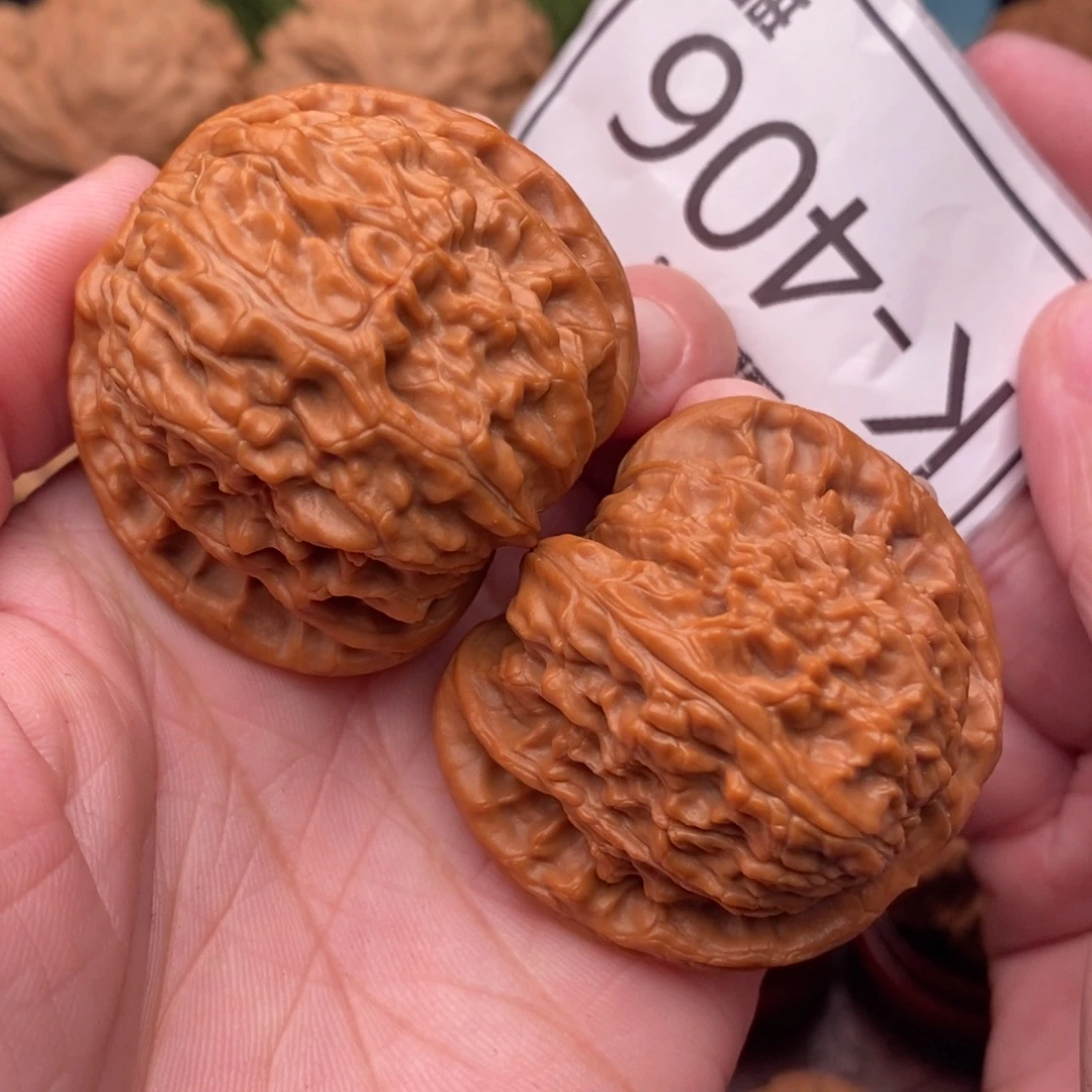 桃核把件闷白43…..