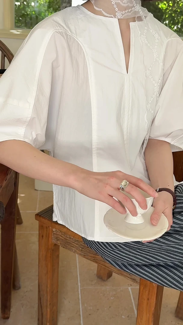 春季新款V领文艺百搭拼接白色衬衫上衣宽松时尚减龄衬衣