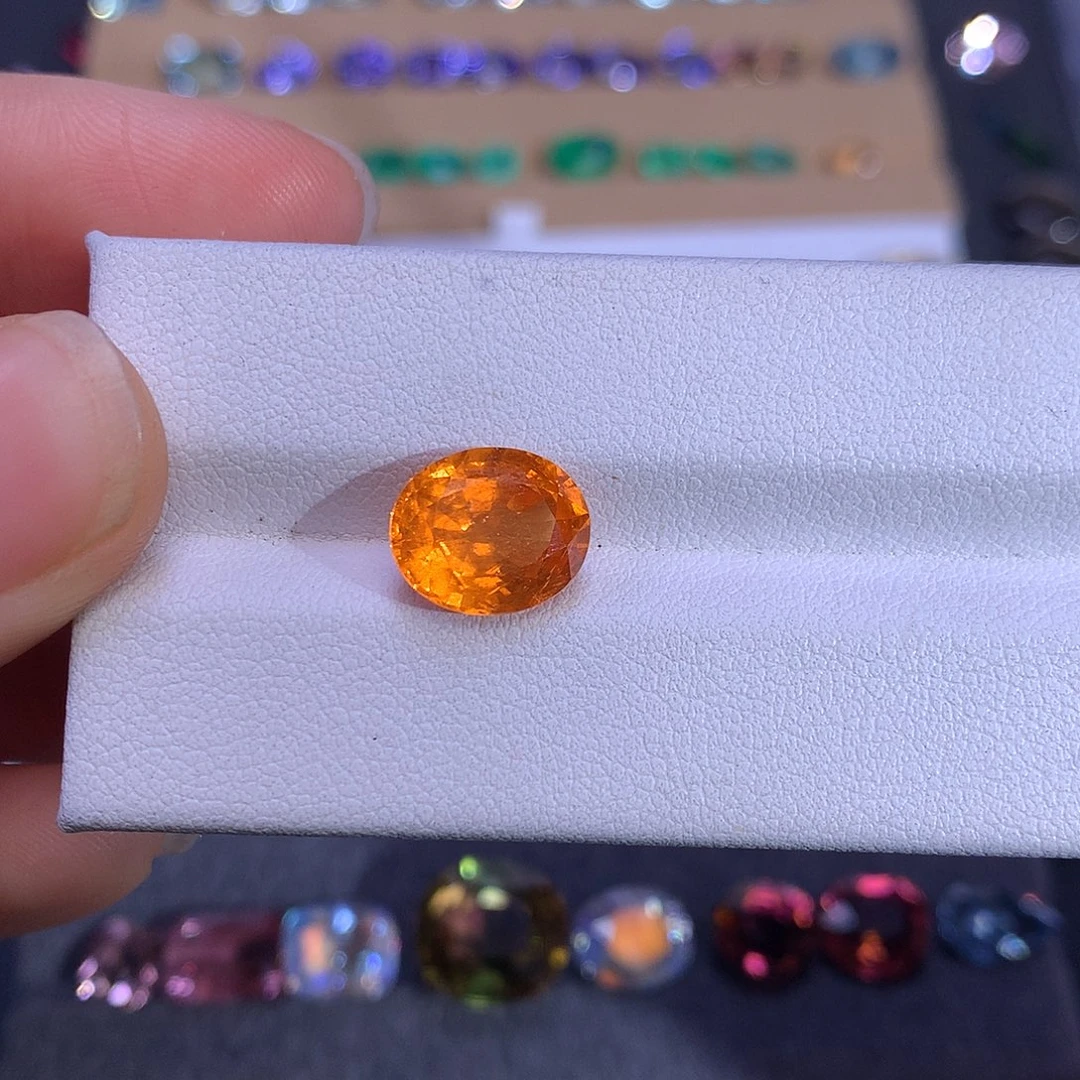石榴石（芬达石）珠宝半成品未镶嵌5.335ct
