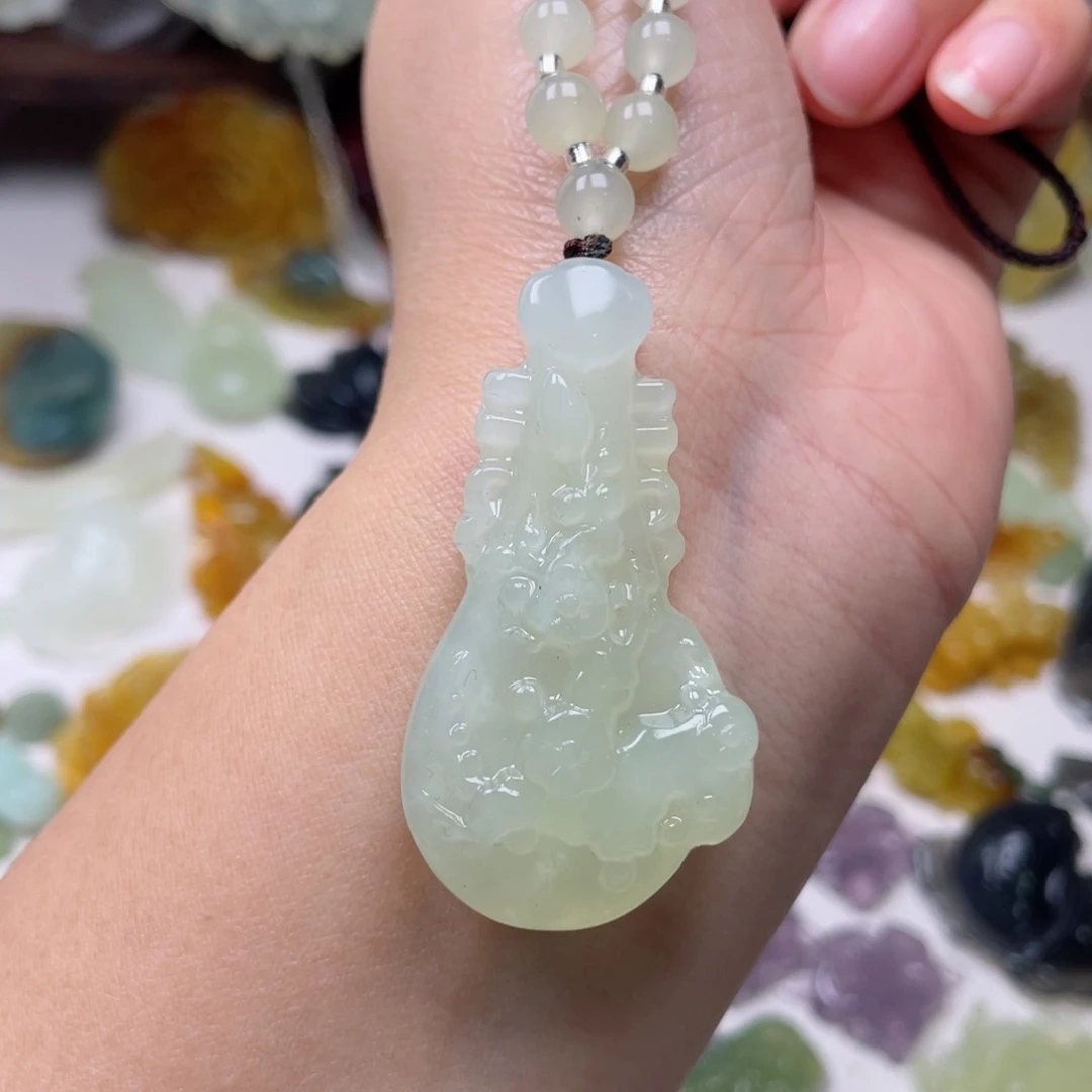 蛇纹石玉颈饰未镶嵌