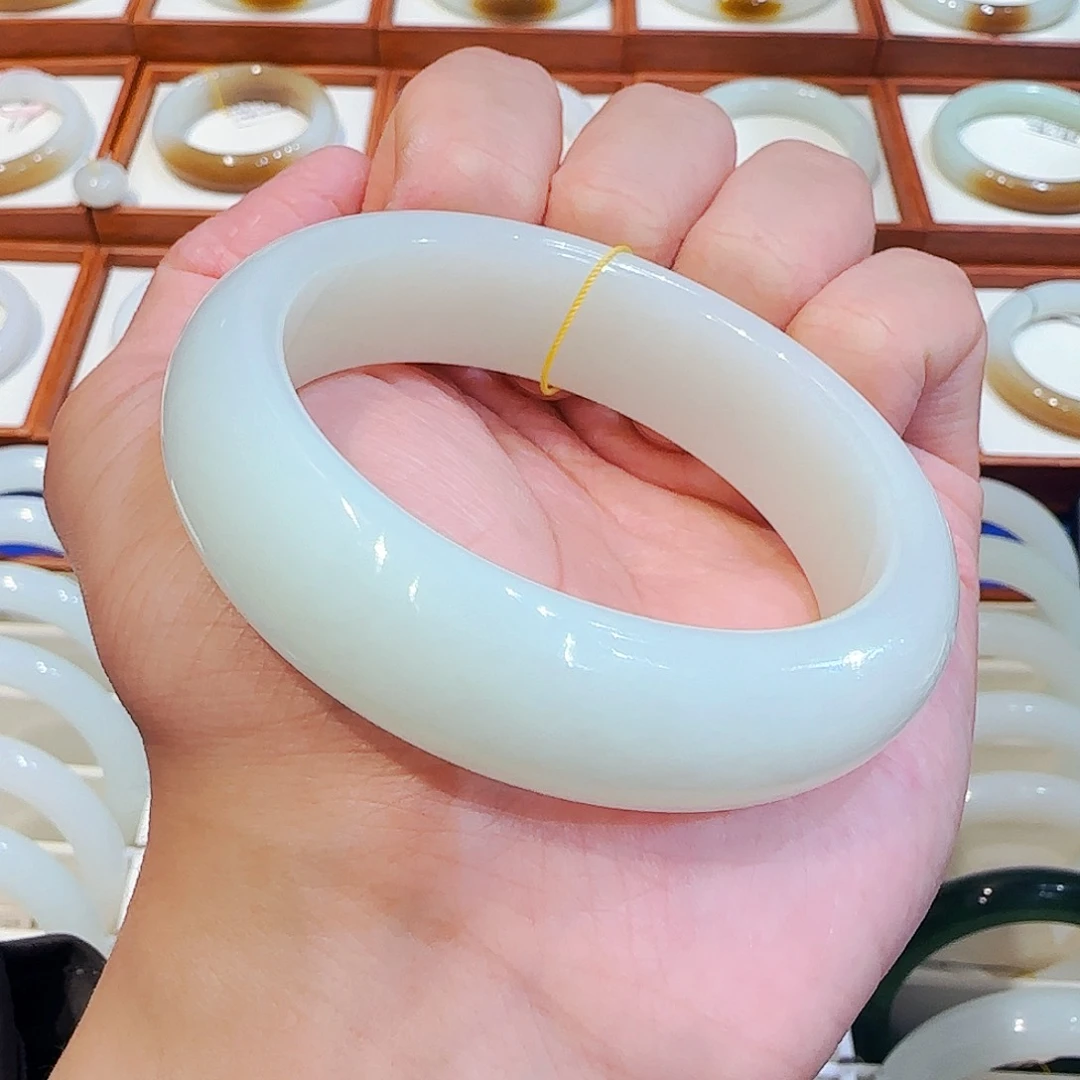 和田玉手镯未镶嵌且末暖白轮胎57 58 59