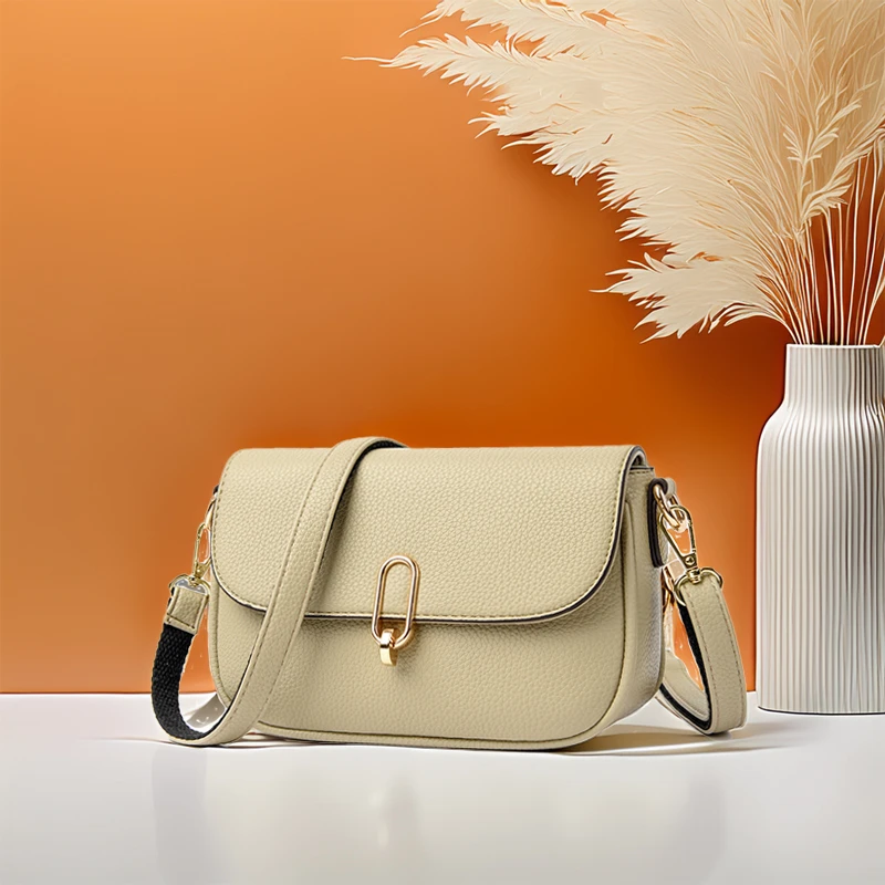 斜挎包女款爆款2025夏天新款小众轻奢包百搭气质女包出门百搭小包