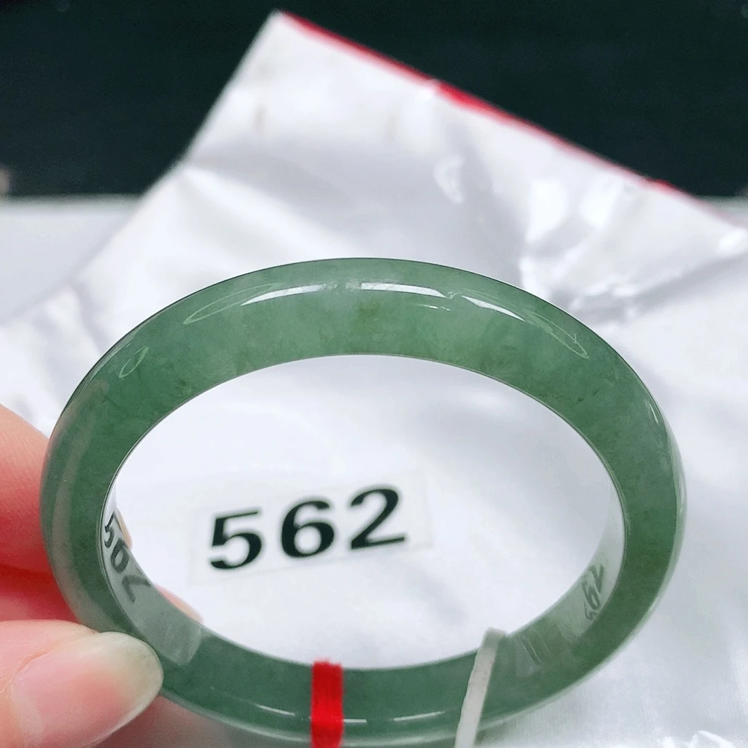 翡翠未镶嵌手镯40 号翡翠手镯